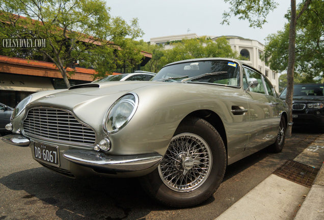 Aston Martin DB6 Vantage MKI