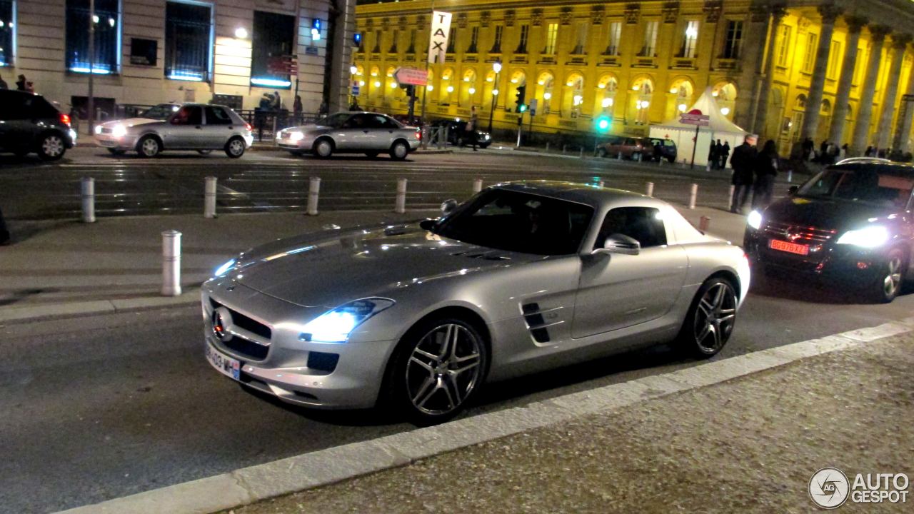 Mercedes-Benz SLS AMG