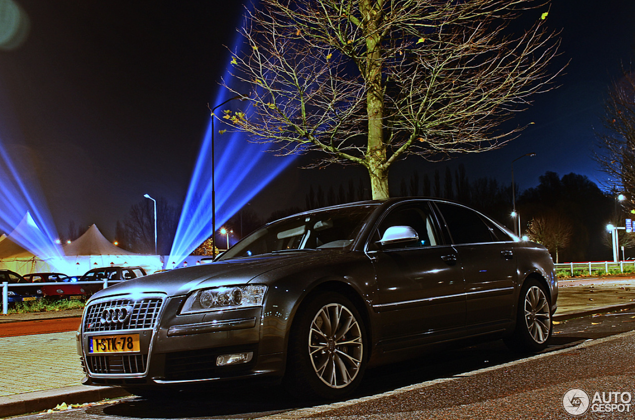 Audi S8 D3