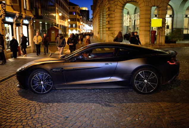 Aston Martin Vanquish 2013