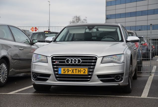 Audi S8 D4