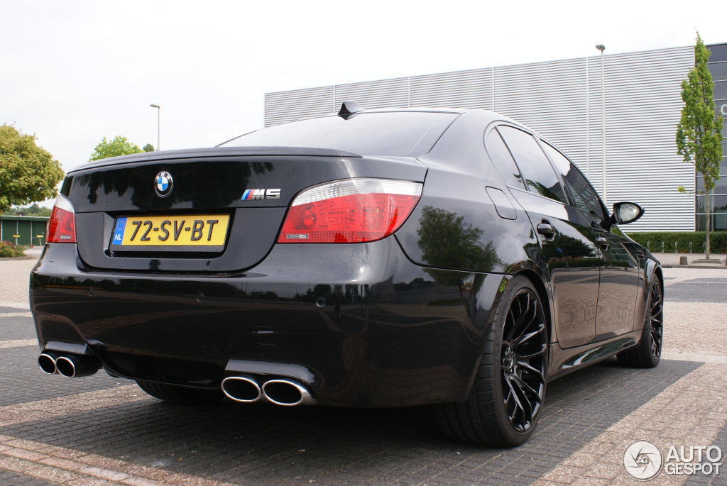 BMW M5 E60 2005