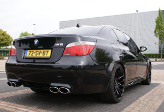 BMW M5 E60 2005