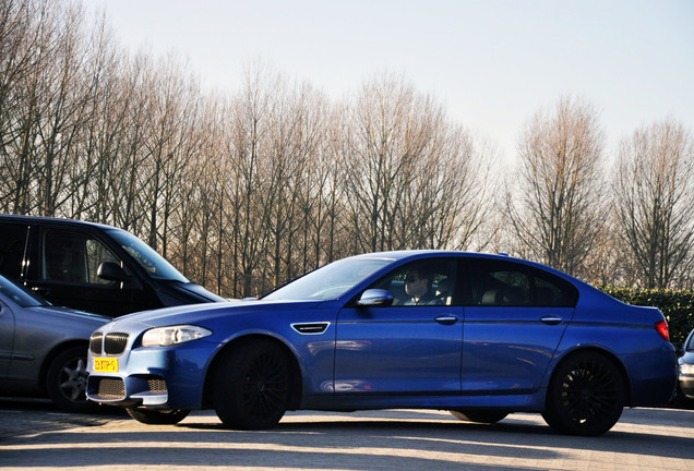 BMW M5 F10 2011