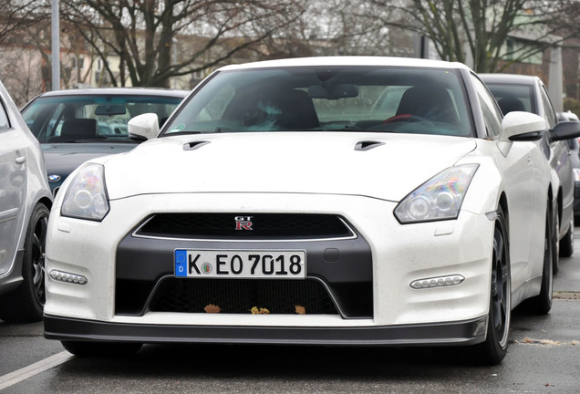 Nissan GT-R 2011