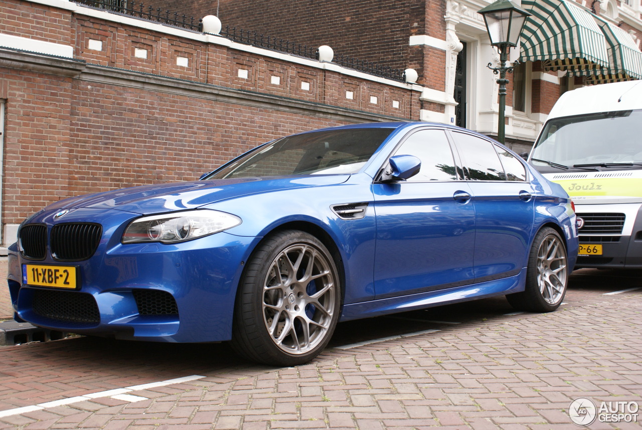 BMW M5 F10 2011