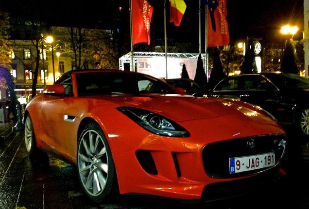 Jaguar F-TYPE S V8 Convertible