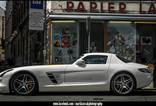 Mercedes-Benz SLS AMG