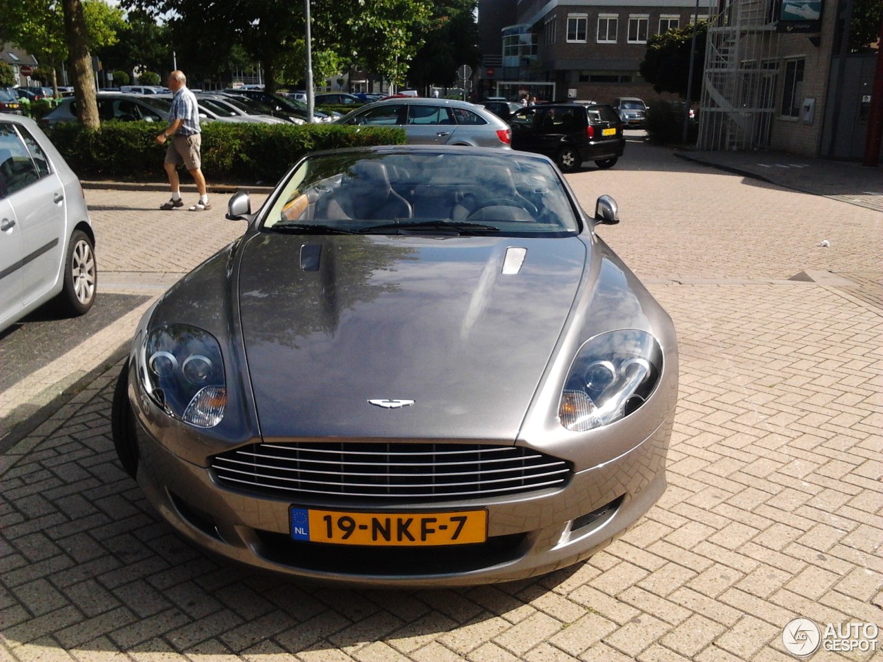 Aston Martin DB9 Volante