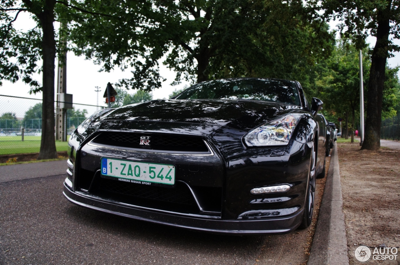 Nissan GT-R 2012