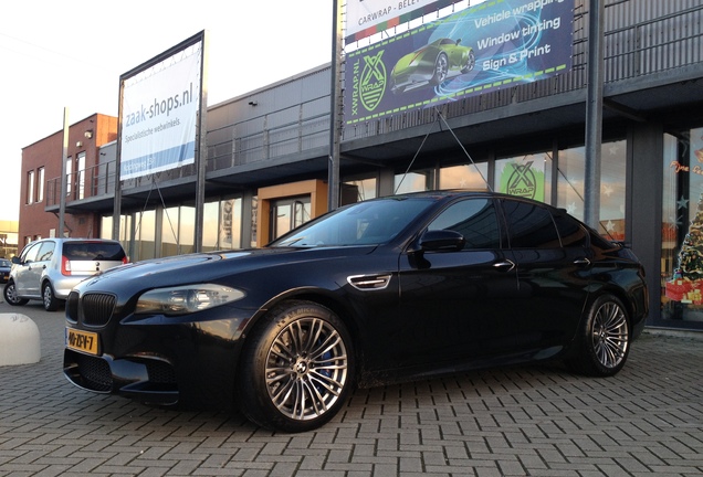 BMW M5 F10 2011