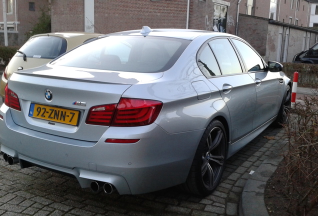 BMW M5 F10 2011