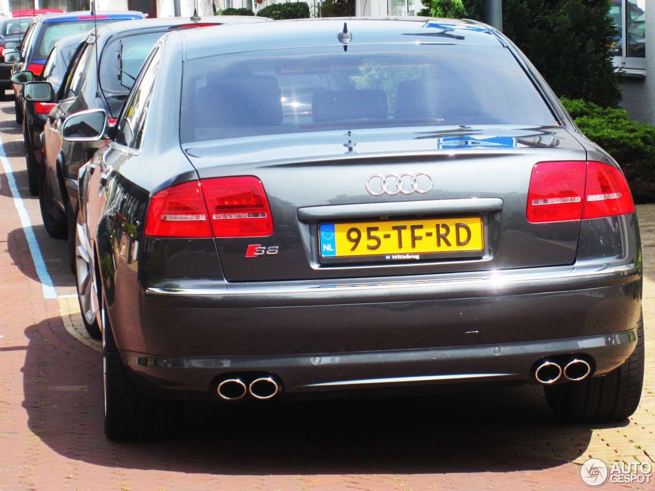 Audi S8 D3