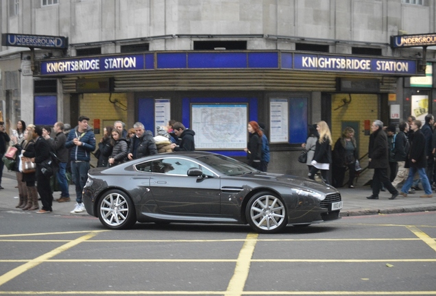 Aston Martin V8 Vantage 2012