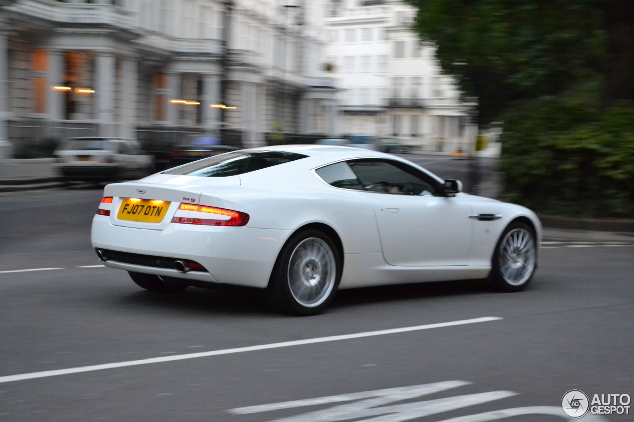 Aston Martin DB9