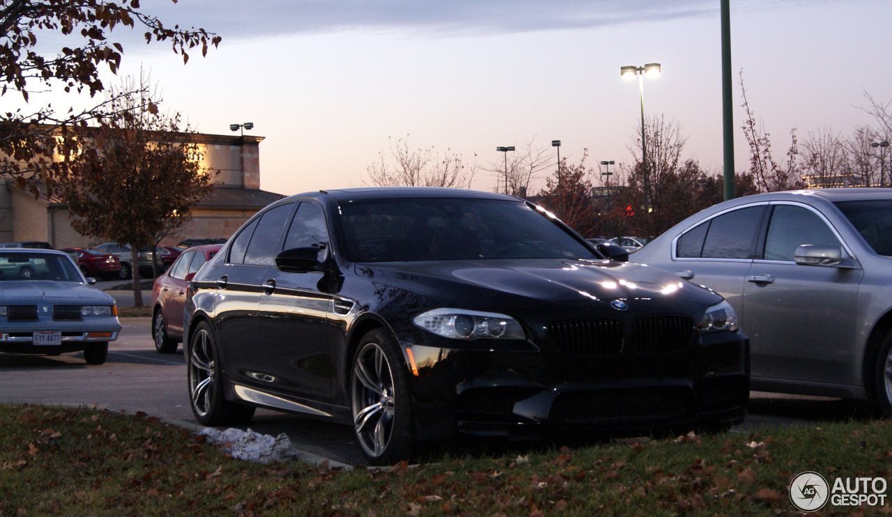 BMW M5 F10 2011