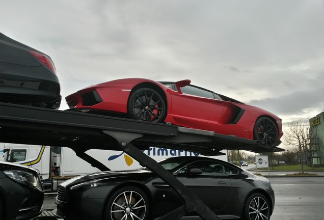 Lamborghini Aventador LP700-4 Roadster