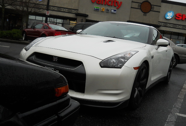 Nissan GT-R