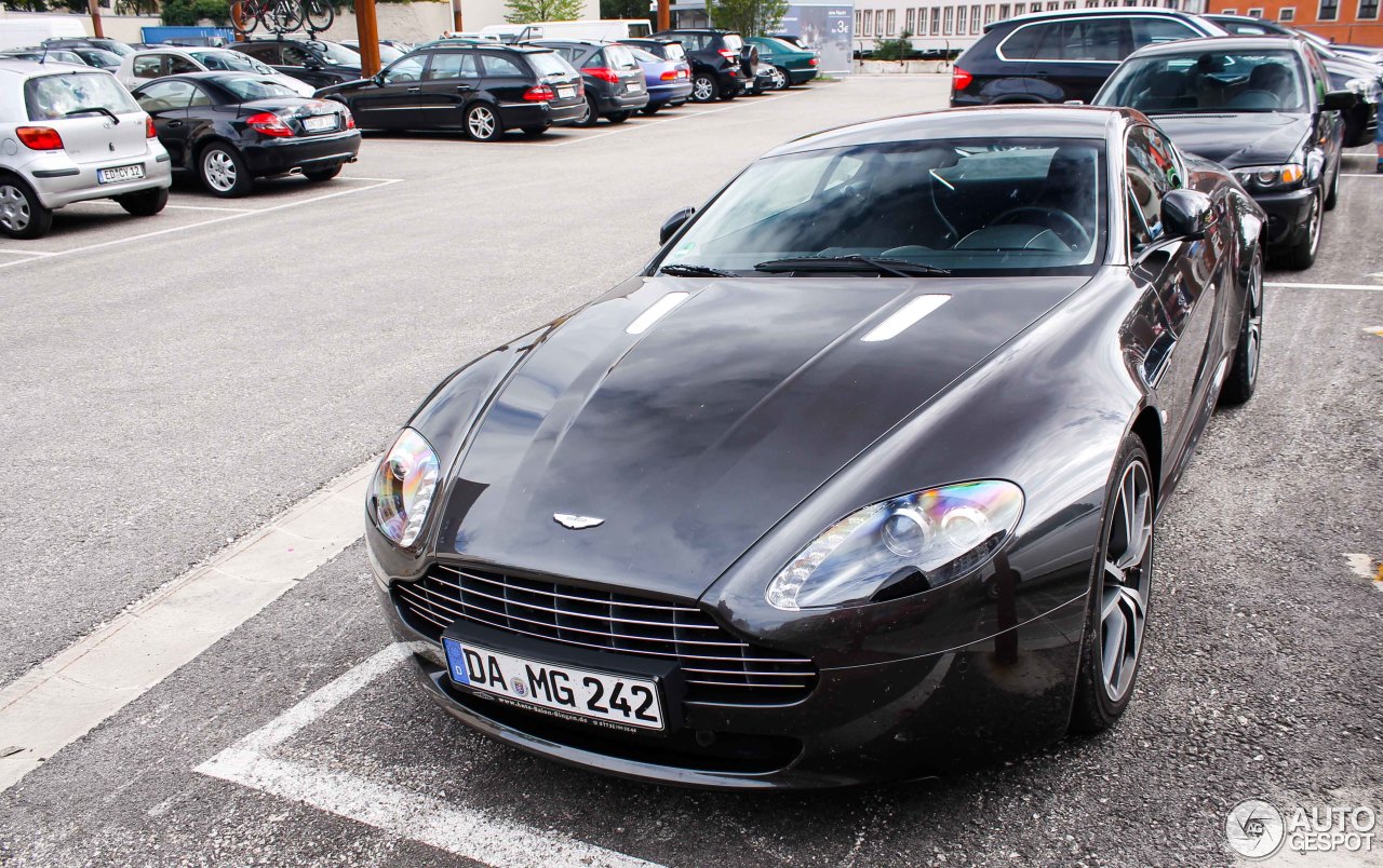 Aston Martin V8 Vantage 2012