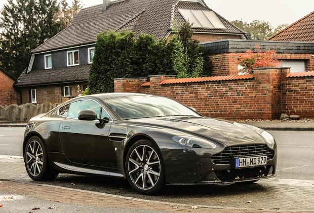 Aston Martin V8 Vantage S