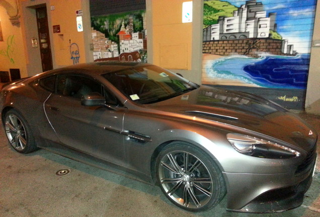 Aston Martin Vanquish 2013