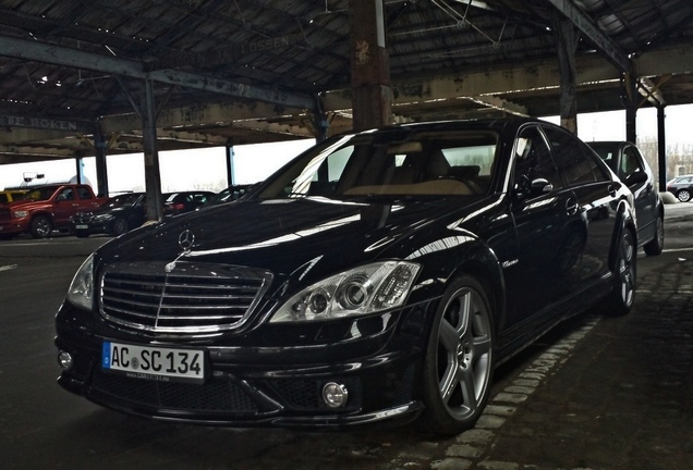 Mercedes-Benz S 65 AMG V221