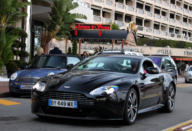 Aston Martin V12 Vantage