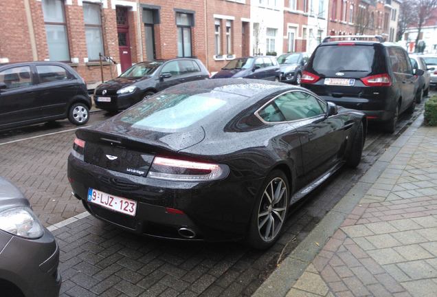 Aston Martin V12 Vantage Carbon Black Edition