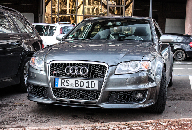 Audi RS4 Sedan