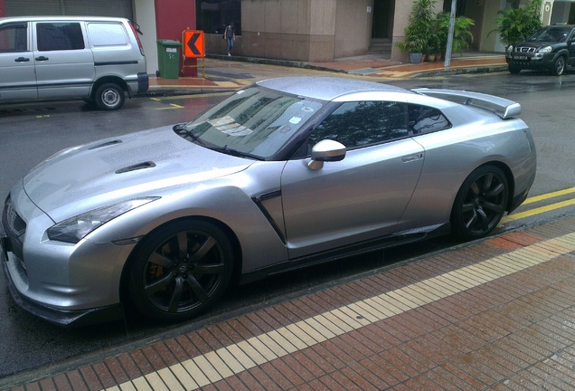 Nissan GT-R