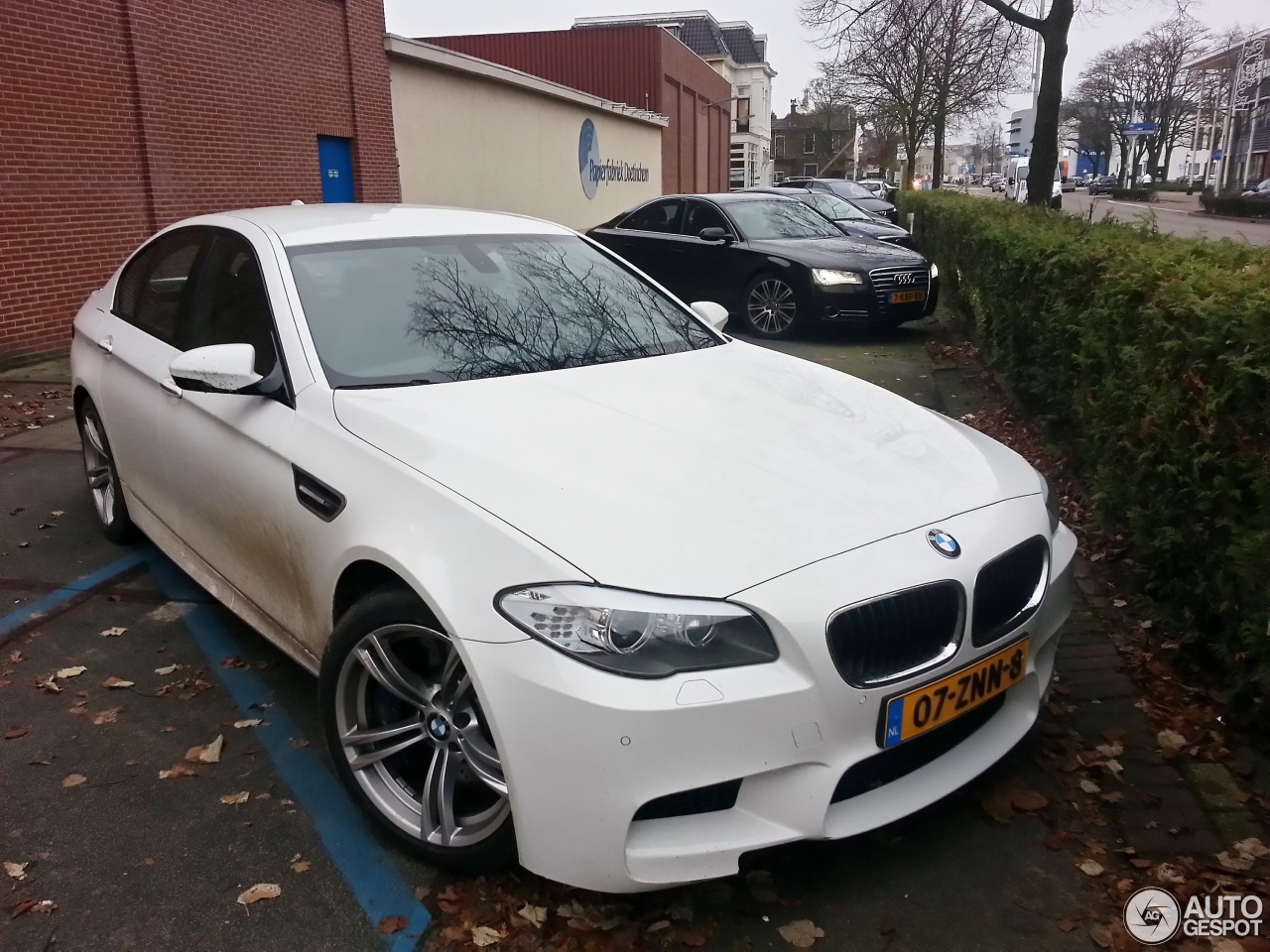 BMW M5 F10 2011