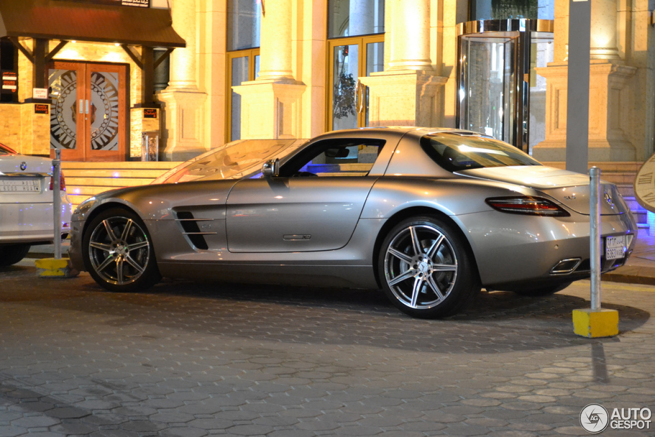 Mercedes-Benz SLS AMG