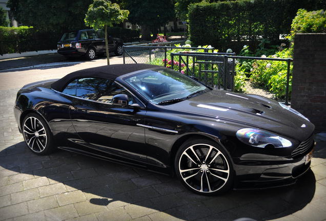 Aston Martin DBS Volante