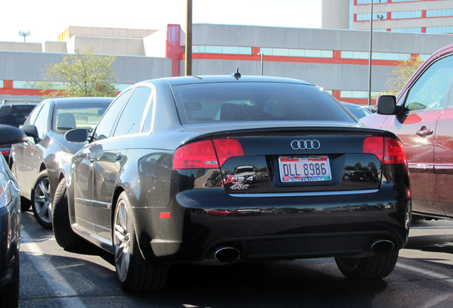 Audi RS4 Sedan