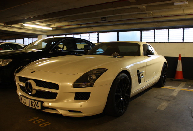 Mercedes-Benz SLS AMG