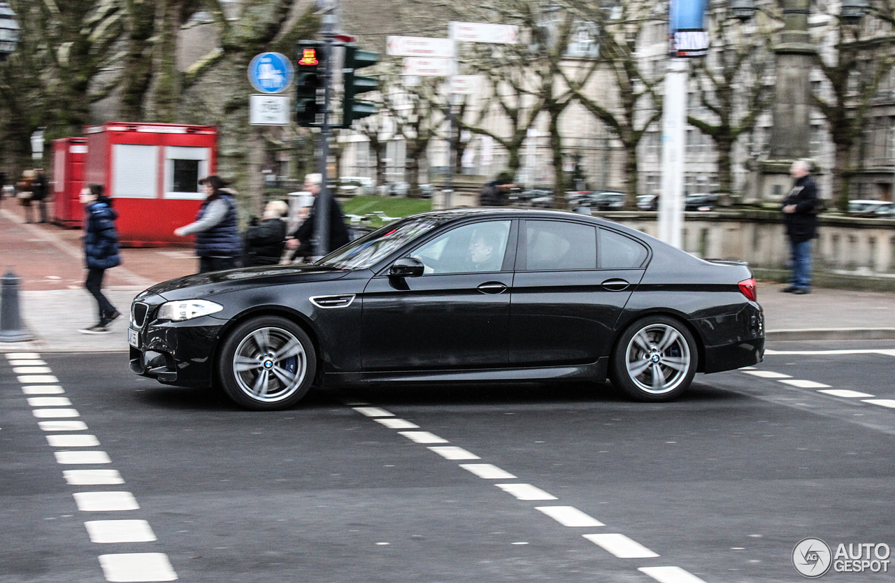 BMW M5 F10 2011