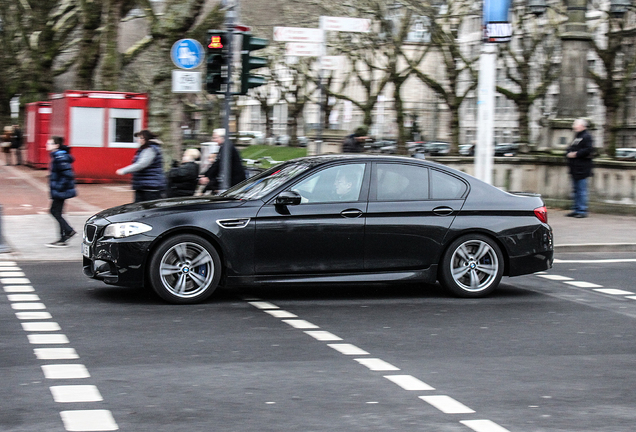 BMW M5 F10 2011