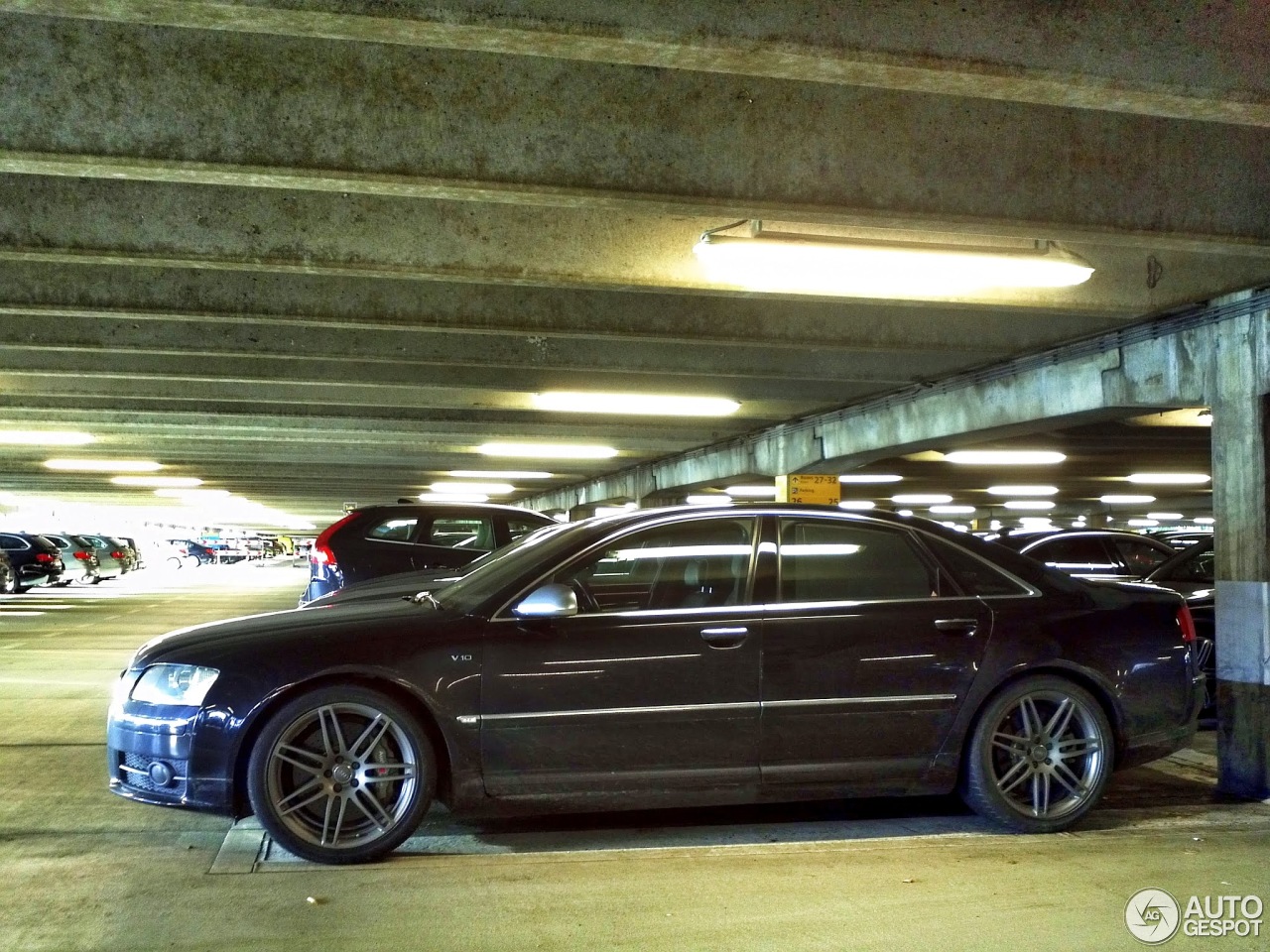 Audi S8 D3