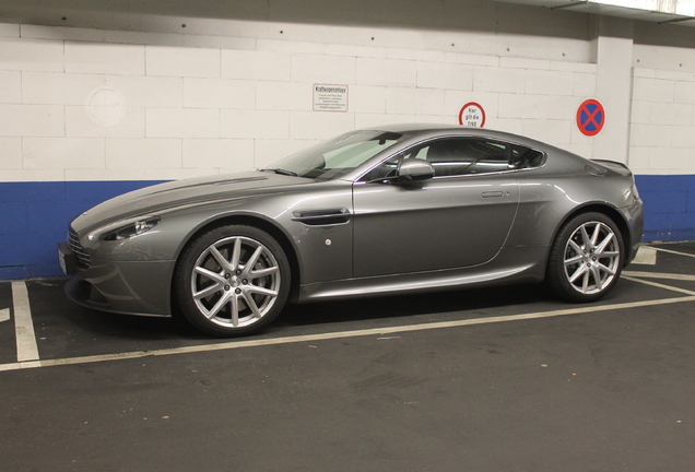 Aston Martin V8 Vantage 2012