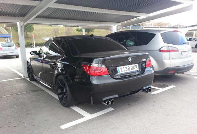 BMW M5 E60 2005