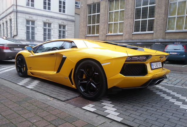 Lamborghini Aventador LP700-4