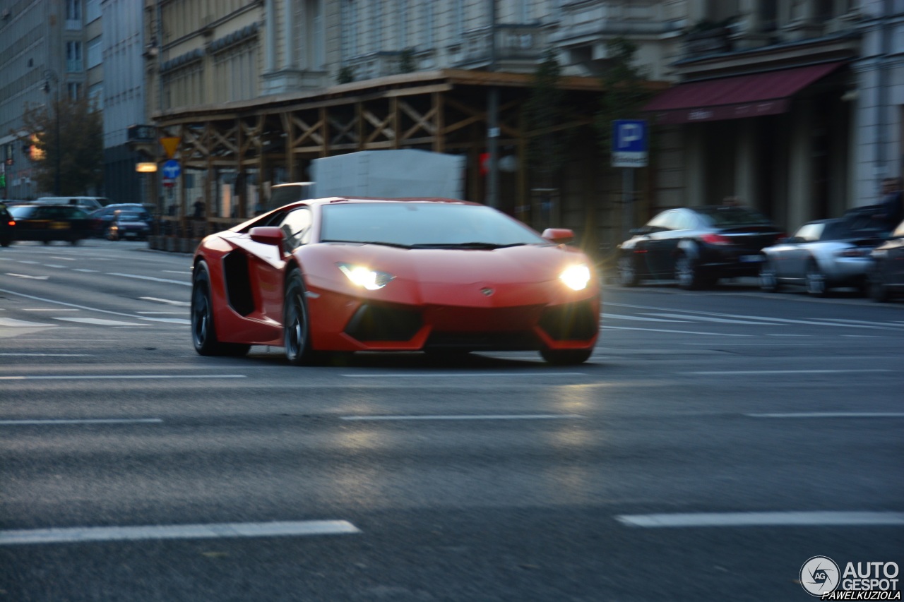 Lamborghini Aventador LP700-4