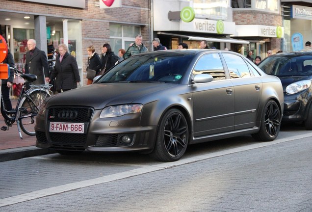 Audi RS4 Sedan