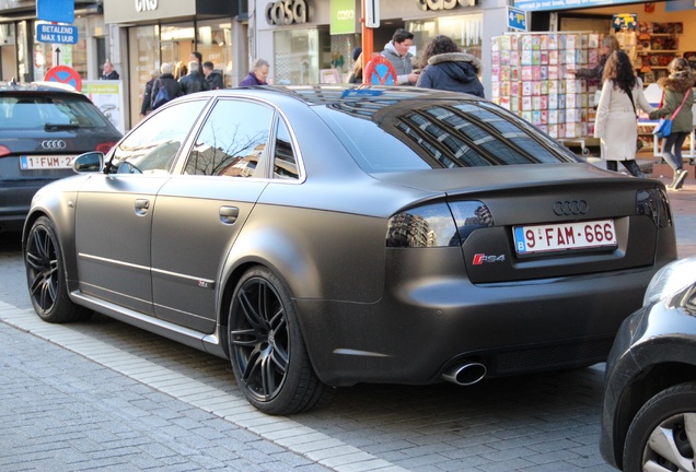 Audi RS4 Sedan