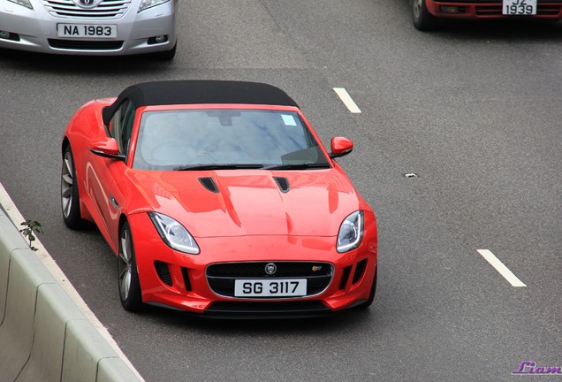 Jaguar F-TYPE S Convertible