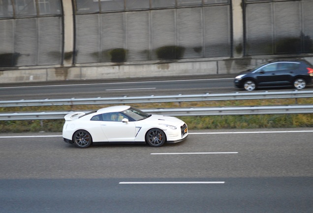 Nissan GT-R 2011