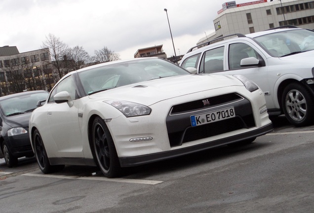 Nissan GT-R 2011