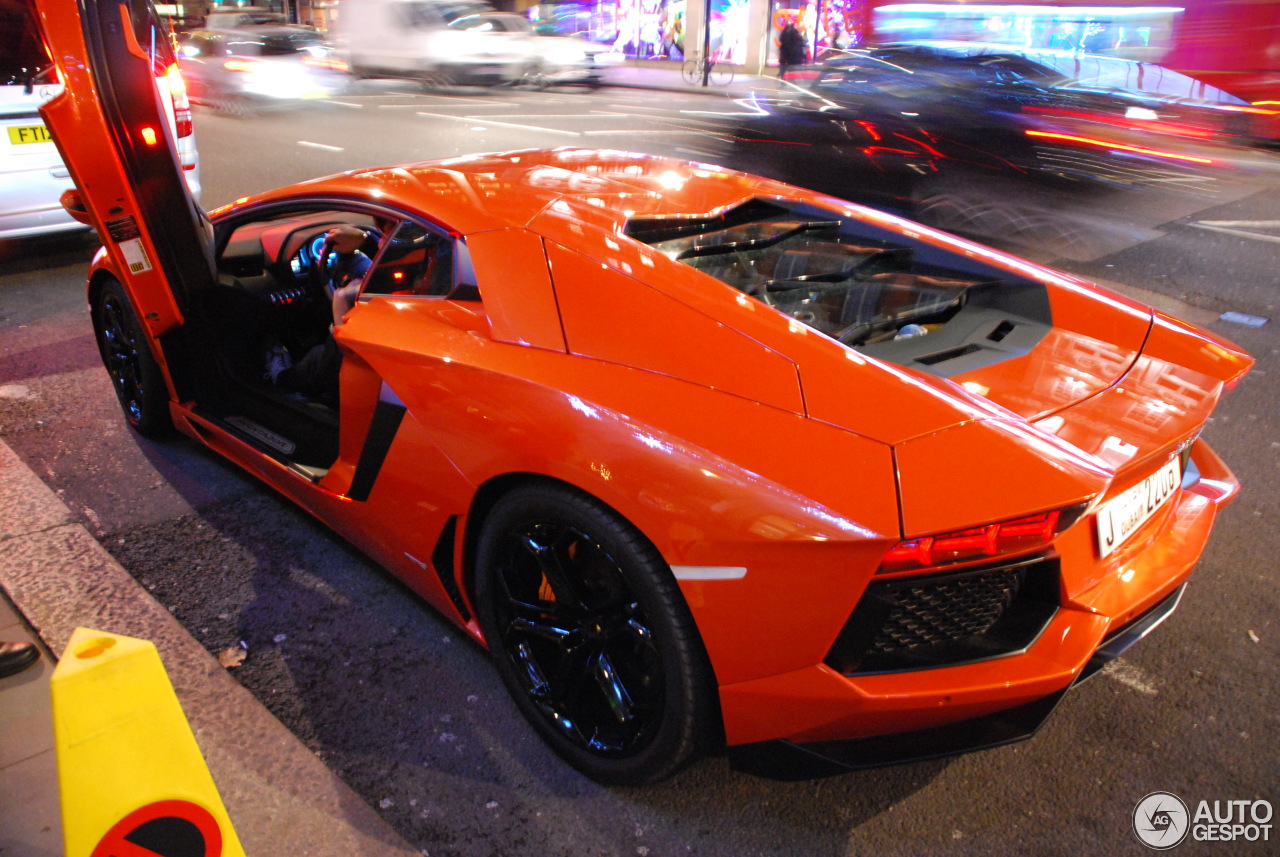 Lamborghini Aventador LP700-4