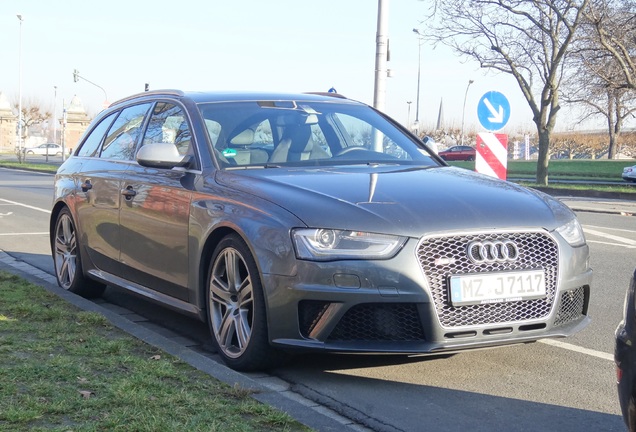 Audi RS4 Avant B8