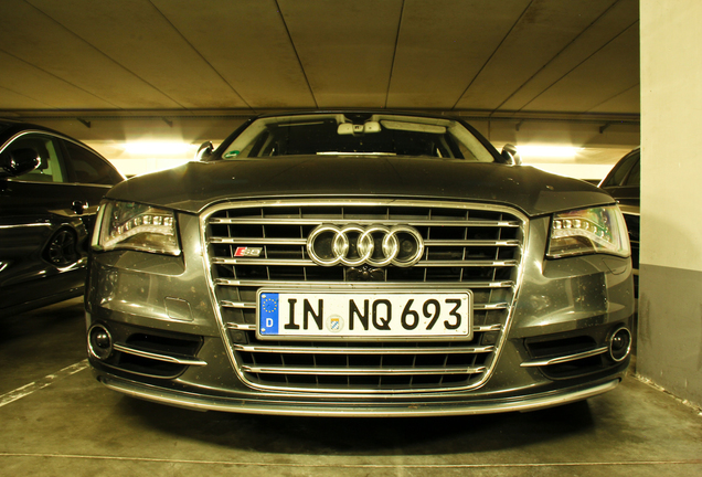 Audi S8 D4